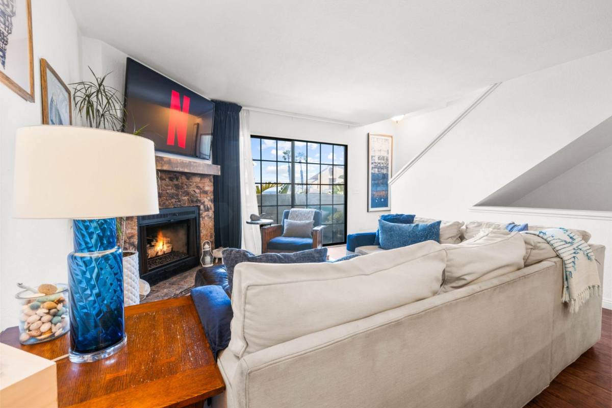 727 Seacoast Dr, Imperial Beach, CA 91932 - Townhouse for Rent - Image 6