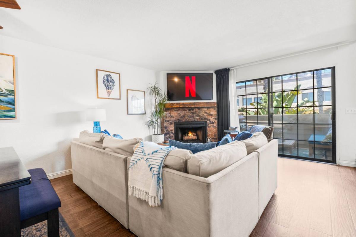 Townhouse for rent at 727 Seacoast Dr, Imperial Beach, CA 91932