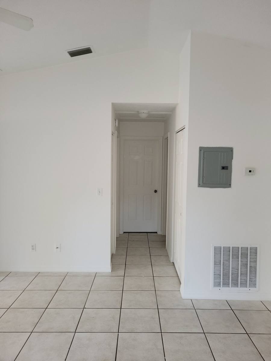 Apartment for rent at 706 NE 27th St, Ocala, FL 34470