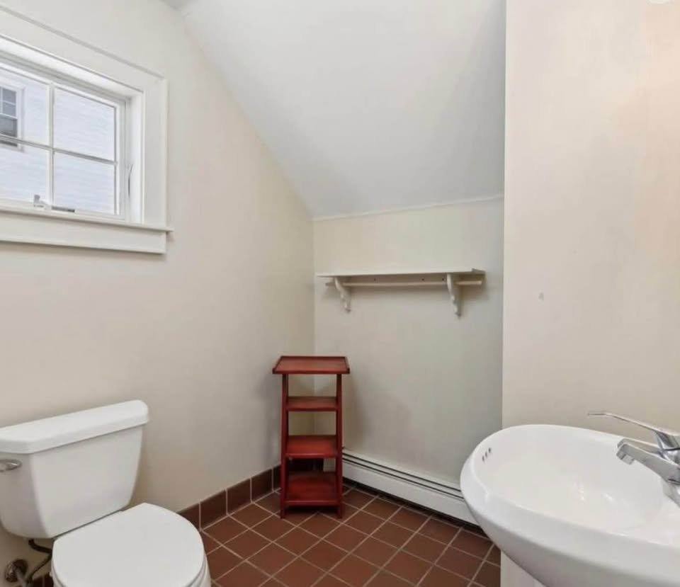 Apartment for rent at 100 Hardy Rd, Falmouth, ME 04105