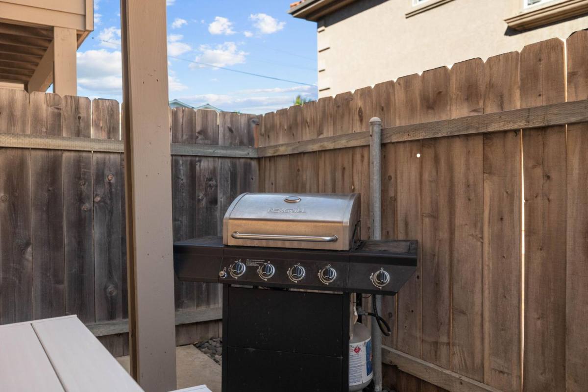 Townhouse for rent at 733 Seacoast Dr, Imperial Beach, CA 91932