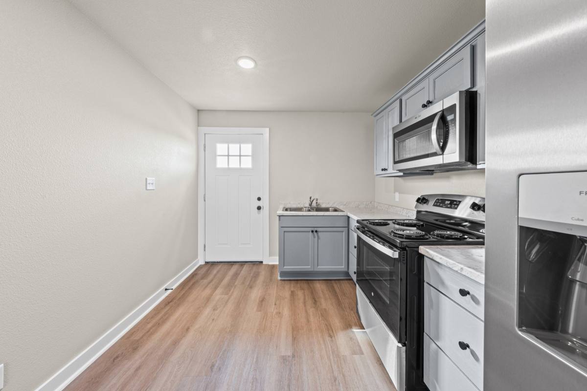House for rent at 101B Thomas St, Rogers, TX 76569