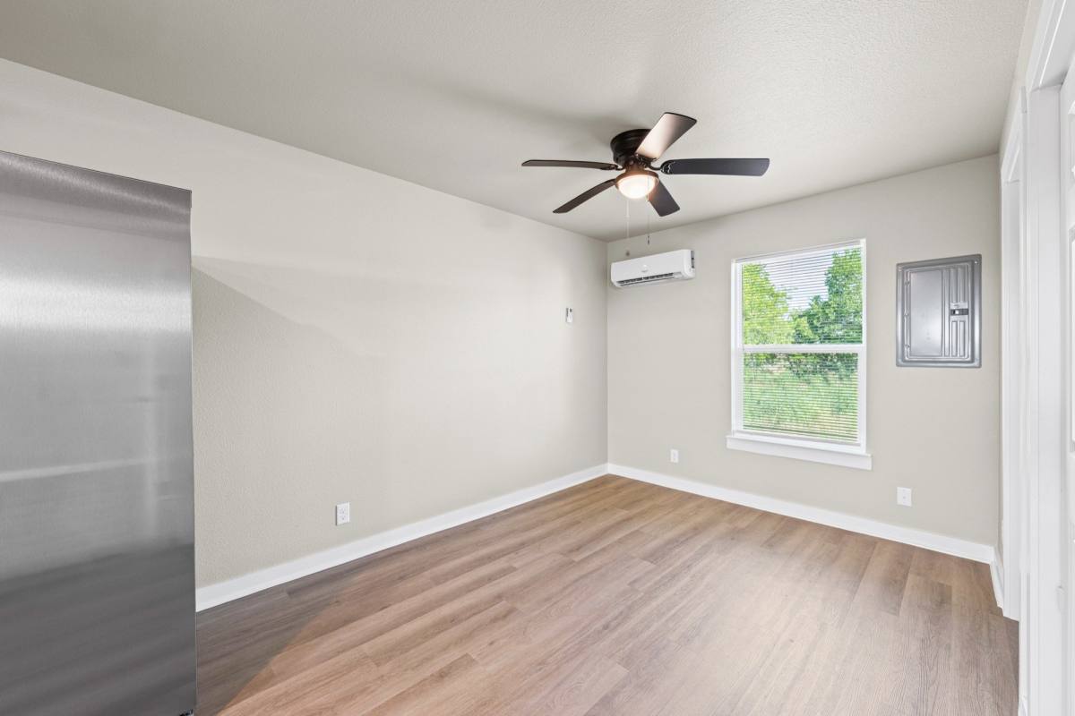 House for rent at 101B Thomas St, Rogers, TX 76569