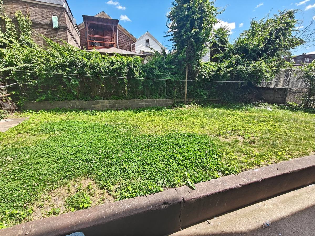Apartment for rent at 429 River St #1, Paterson, NJ 07524