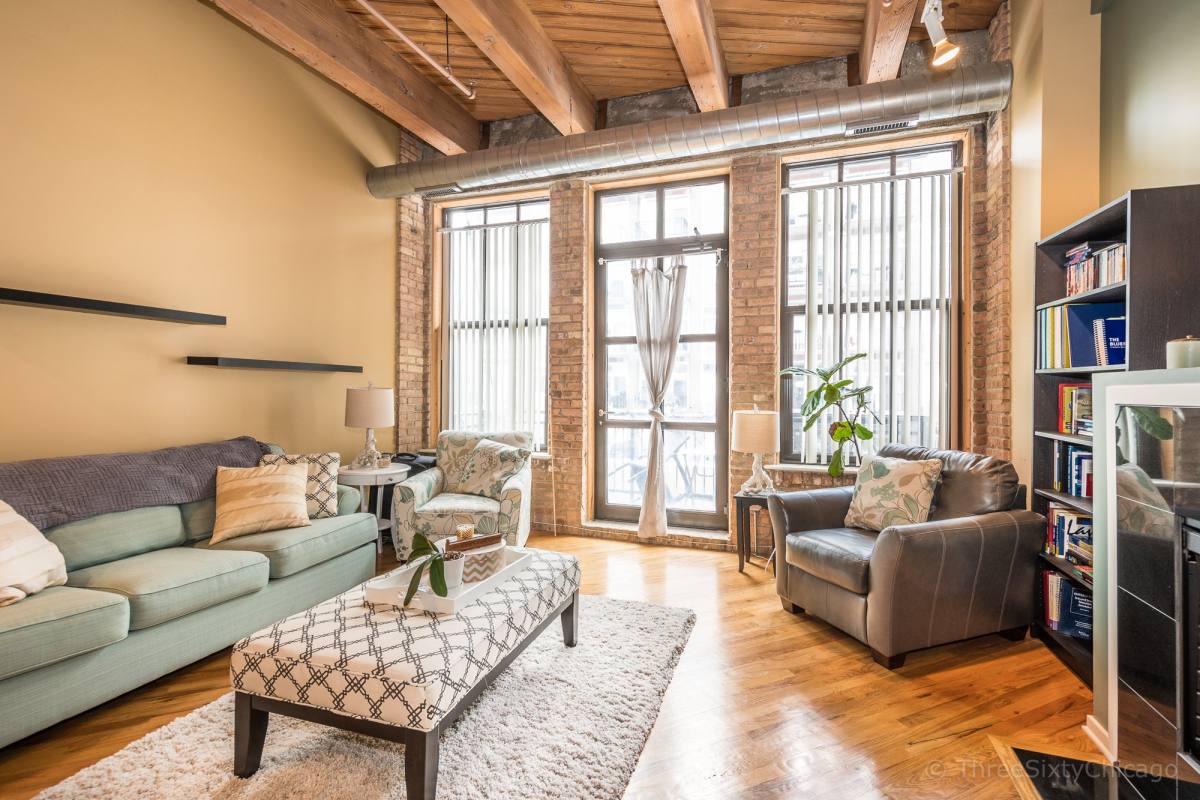 Apartment for rent at 1040 W Adams #309, Chicago, IL 60607