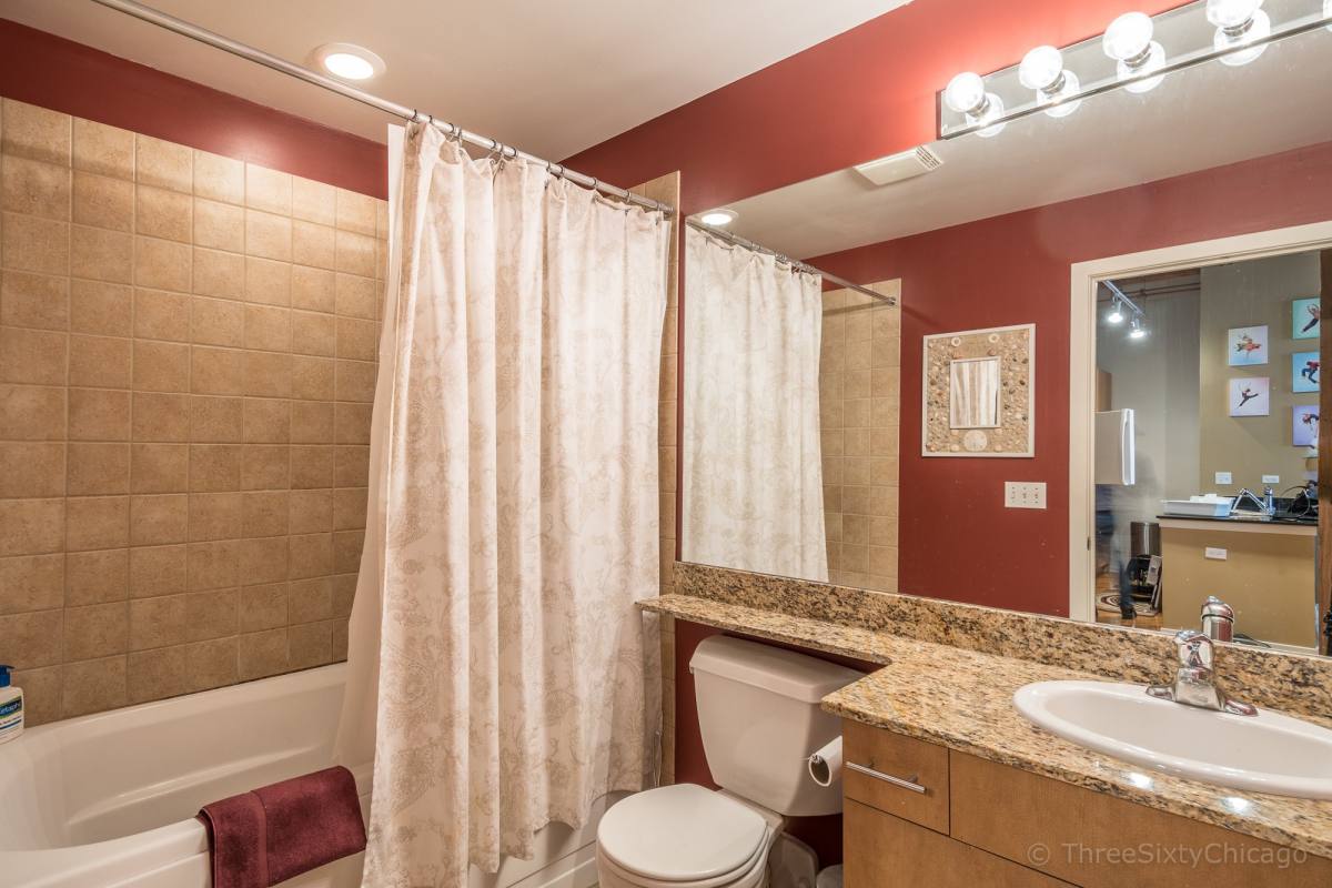 Apartment for rent at 1040 W Adams #309, Chicago, IL 60607