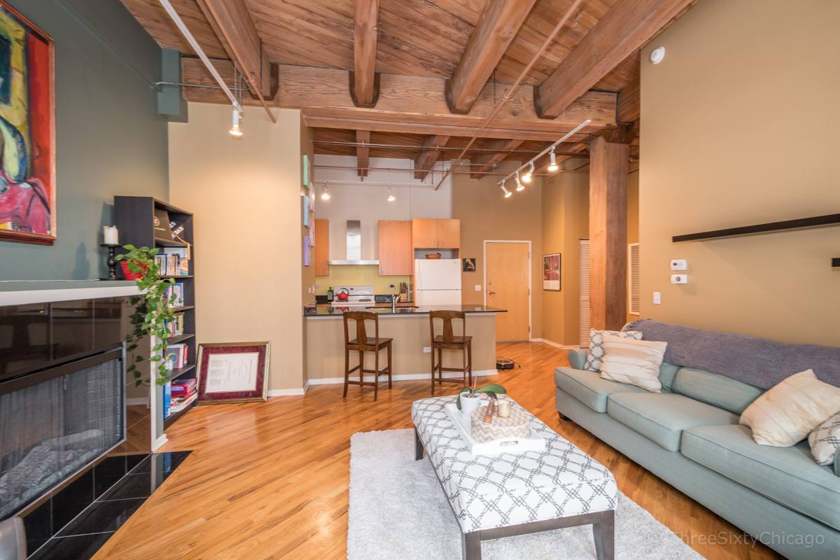 Apartment for rent at 1040 W Adams #309, Chicago, IL 60607