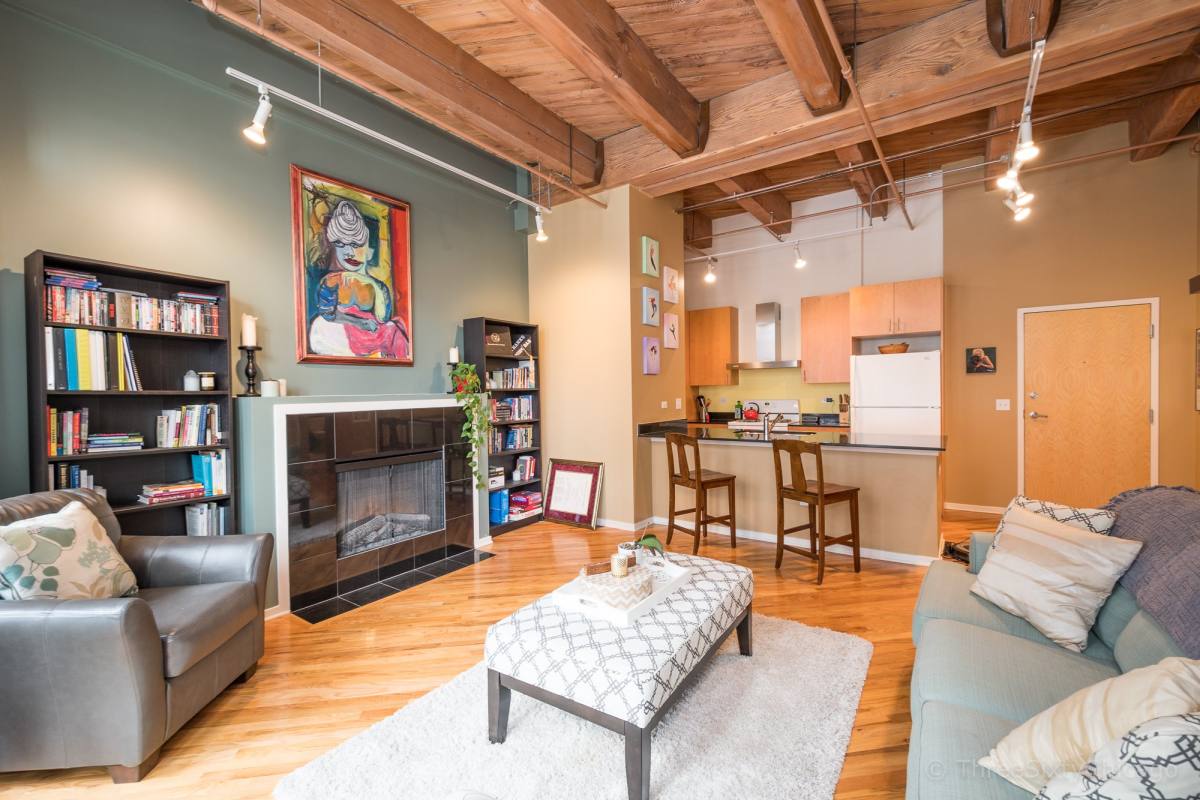 Apartment for rent at 1040 W Adams #309, Chicago, IL 60607