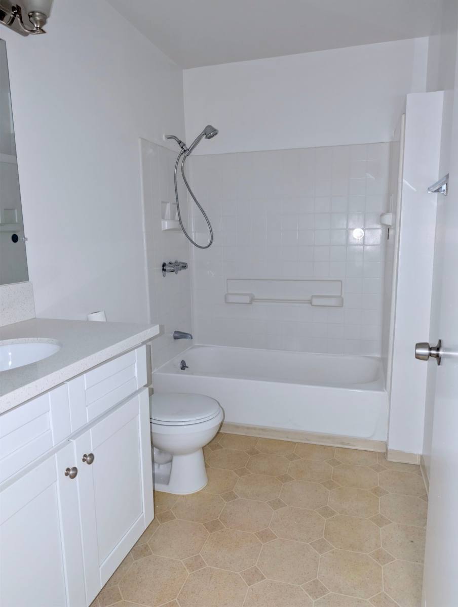 Apartment for rent at 628 N Alexandria Ave #14, Los Angeles, CA 90004