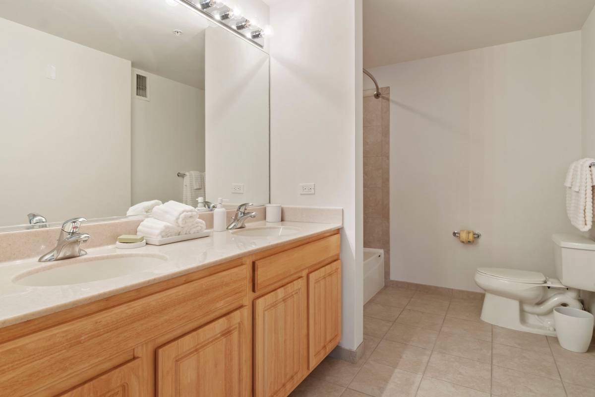 Apartment for rent at 360 N Desplaines St, Chicago, IL 60661