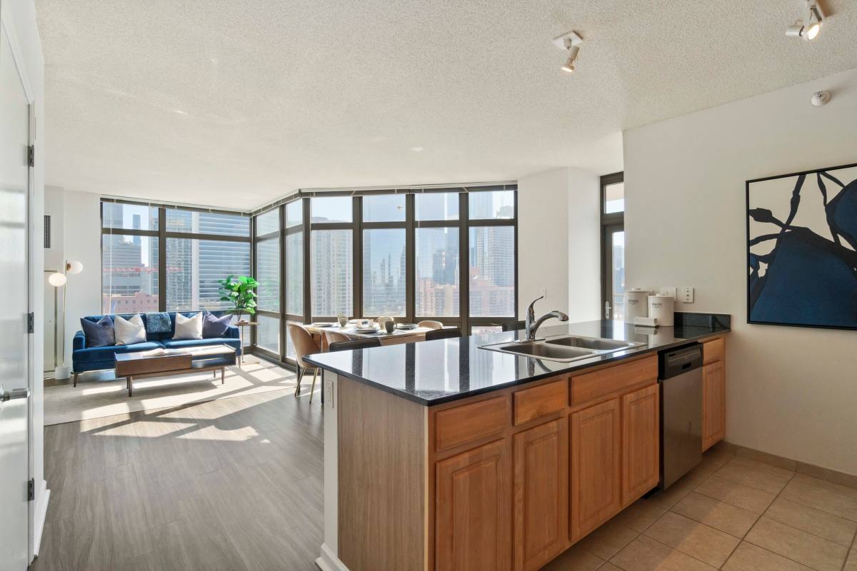 Apartment for rent at 360 N Desplaines St, Chicago, IL 60661