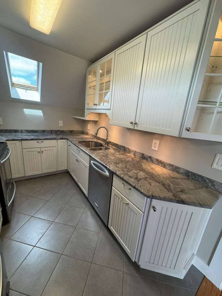 Apartment for rent at 90 Suffolk St #5, Fall River, MA 02720