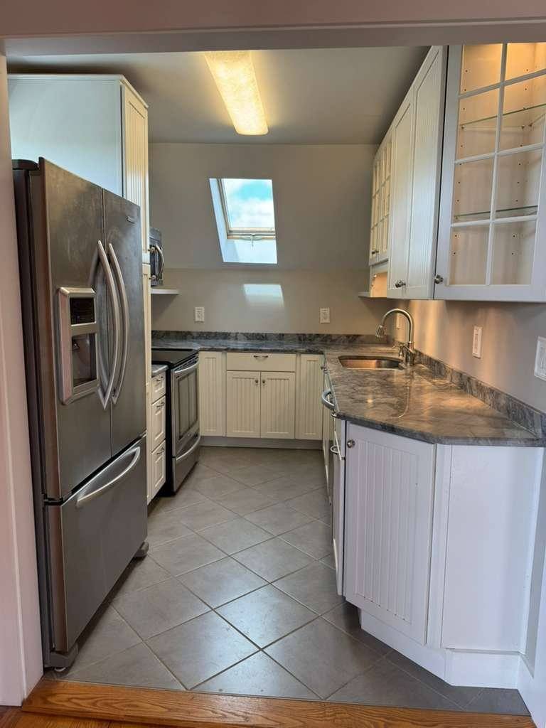 Apartment for rent at 90 Suffolk St #5, Fall River, MA 02720