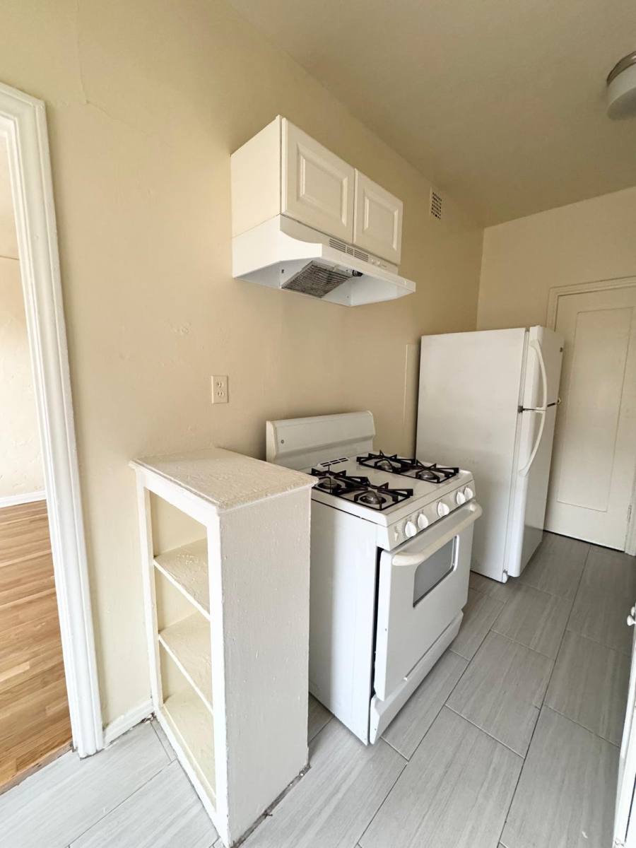 Apartment for rent at 1154 S Normandie Ave, Los Angeles, CA 90006