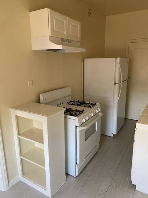 Apartment for rent at 1154 S Normandie Ave, Los Angeles, CA 90006