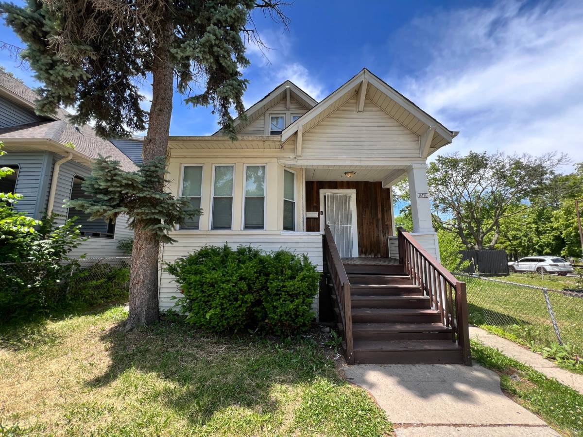 House for rent at 10434 S State St, Chicago, IL 60628