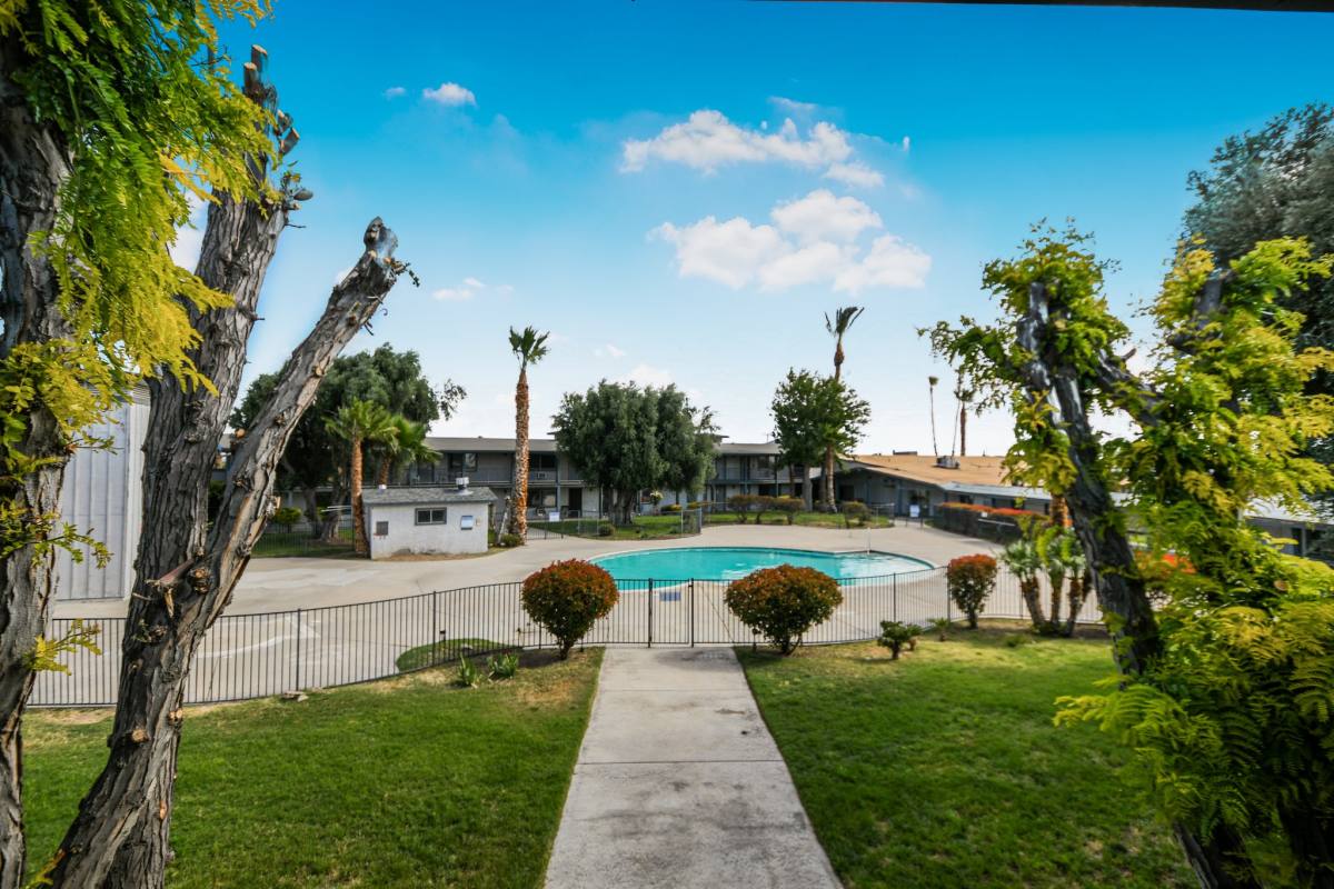 Apartment for rent at 43321 Sierra Highway 100, Lancaster, CA 93534