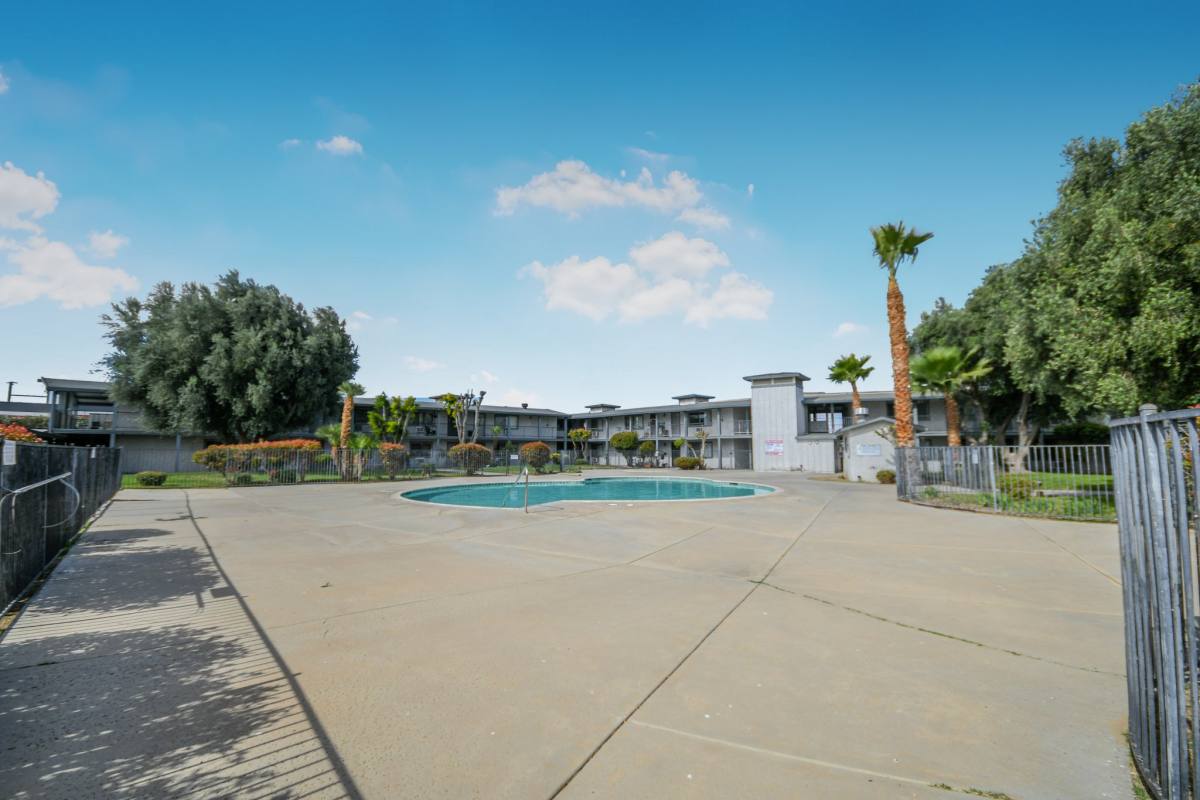 Apartment for rent at 43321 Sierra Highway 100, Lancaster, CA 93534
