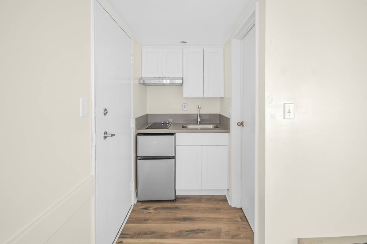 Apartment for rent at 43321 Sierra Highway 100, Lancaster, CA 93534