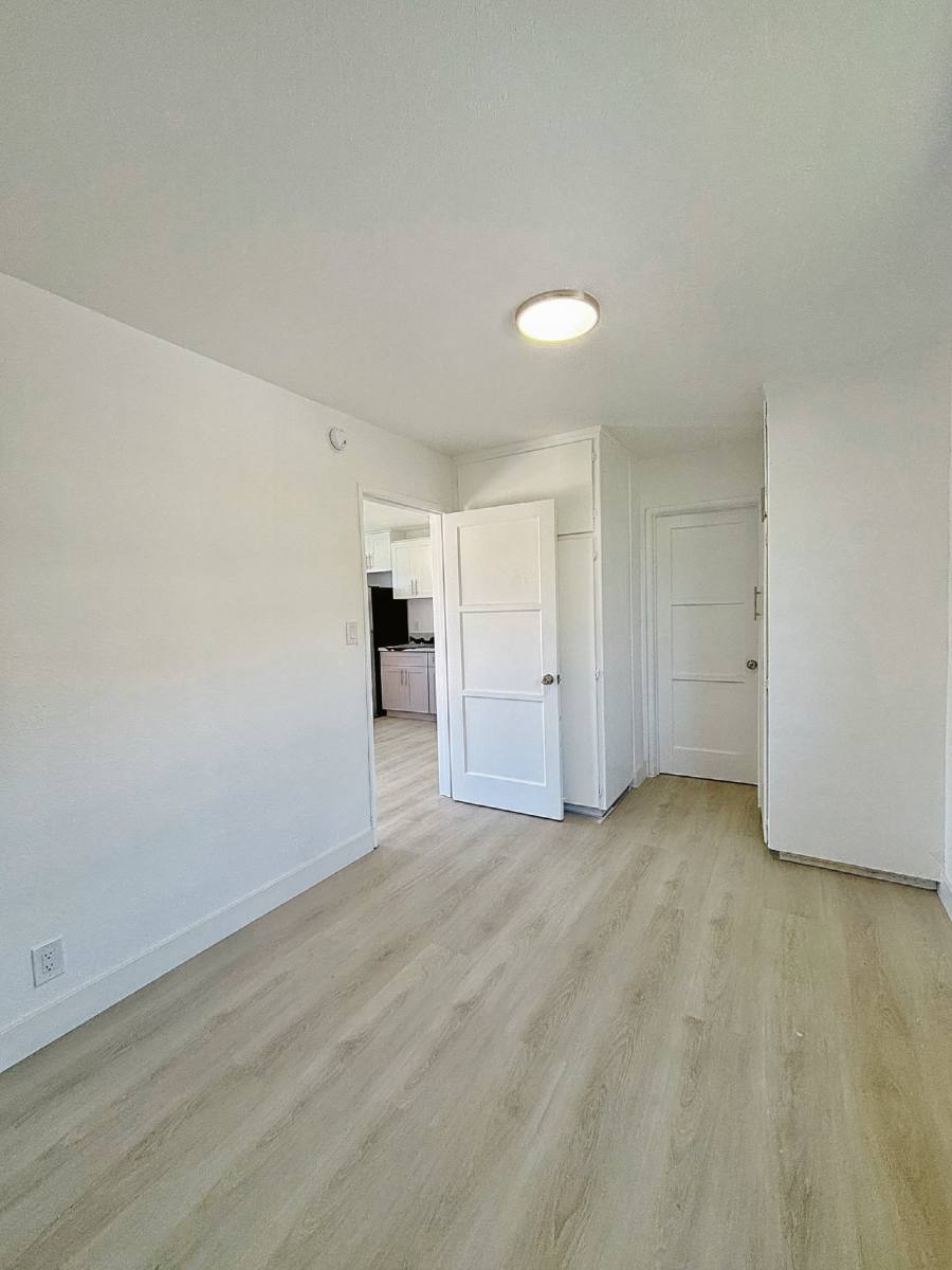 Apartment for rent at 1512 W 5th St, Santa Ana, CA 92703
