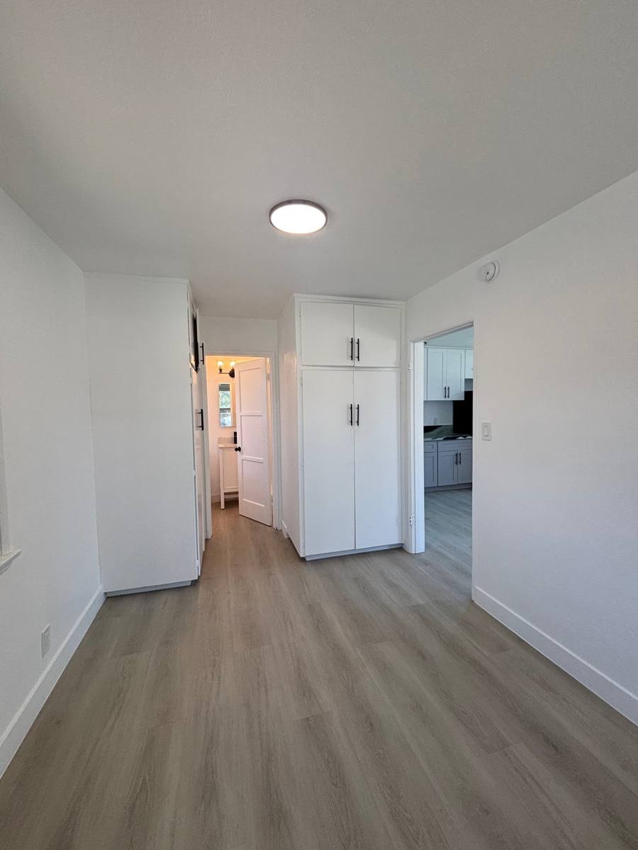Apartment for rent at 1512 W 5th St, Santa Ana, CA 92703