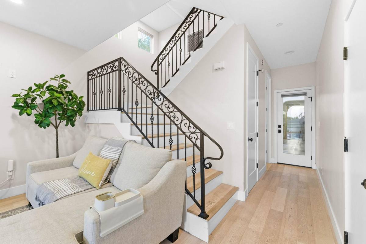 House for rent at 5051 Savannah St, San Diego, CA 92110