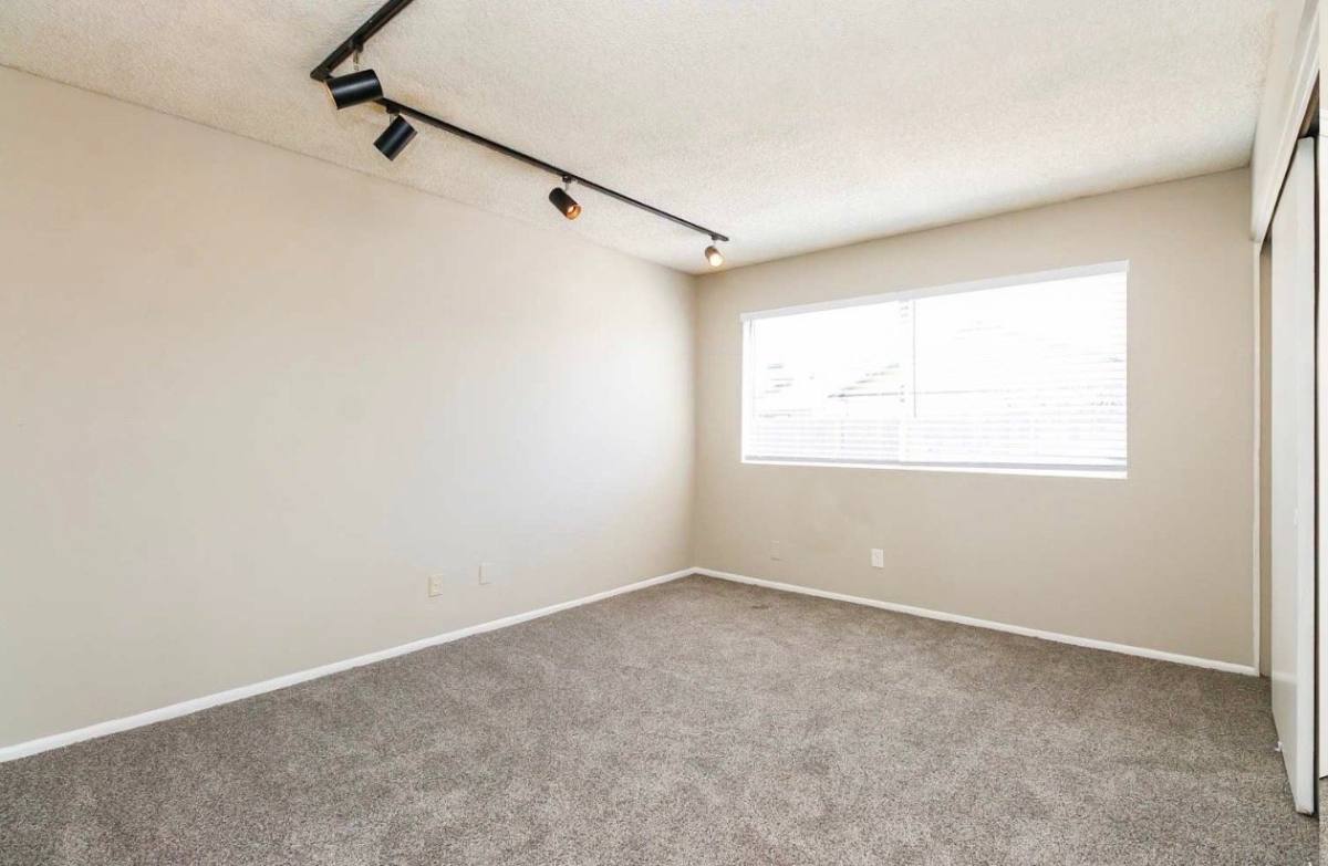 House for rent at 6627 S 44th St, Phoenix, AZ 85042