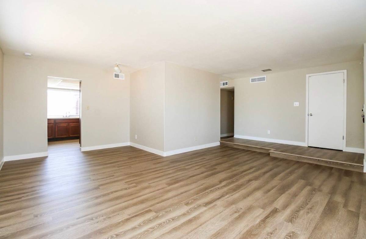 House for rent at 6627 S 44th St, Phoenix, AZ 85042