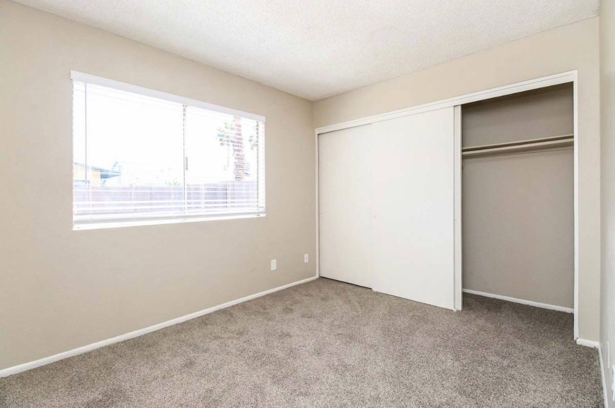 House for rent at 6627 S 44th St, Phoenix, AZ 85042