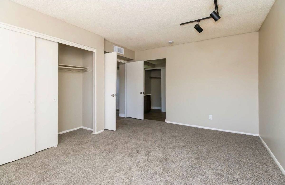 House for rent at 6627 S 44th St, Phoenix, AZ 85042