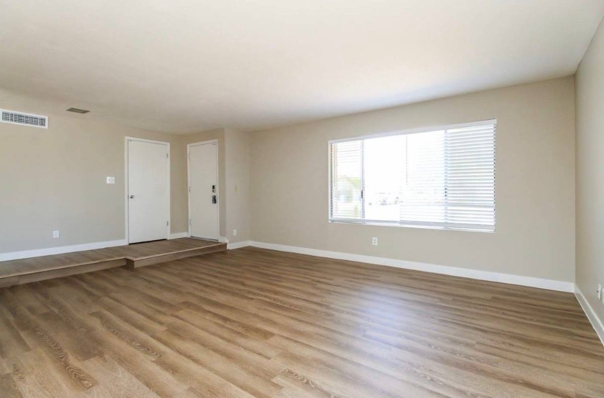 House for rent at 6627 S 44th St, Phoenix, AZ 85042