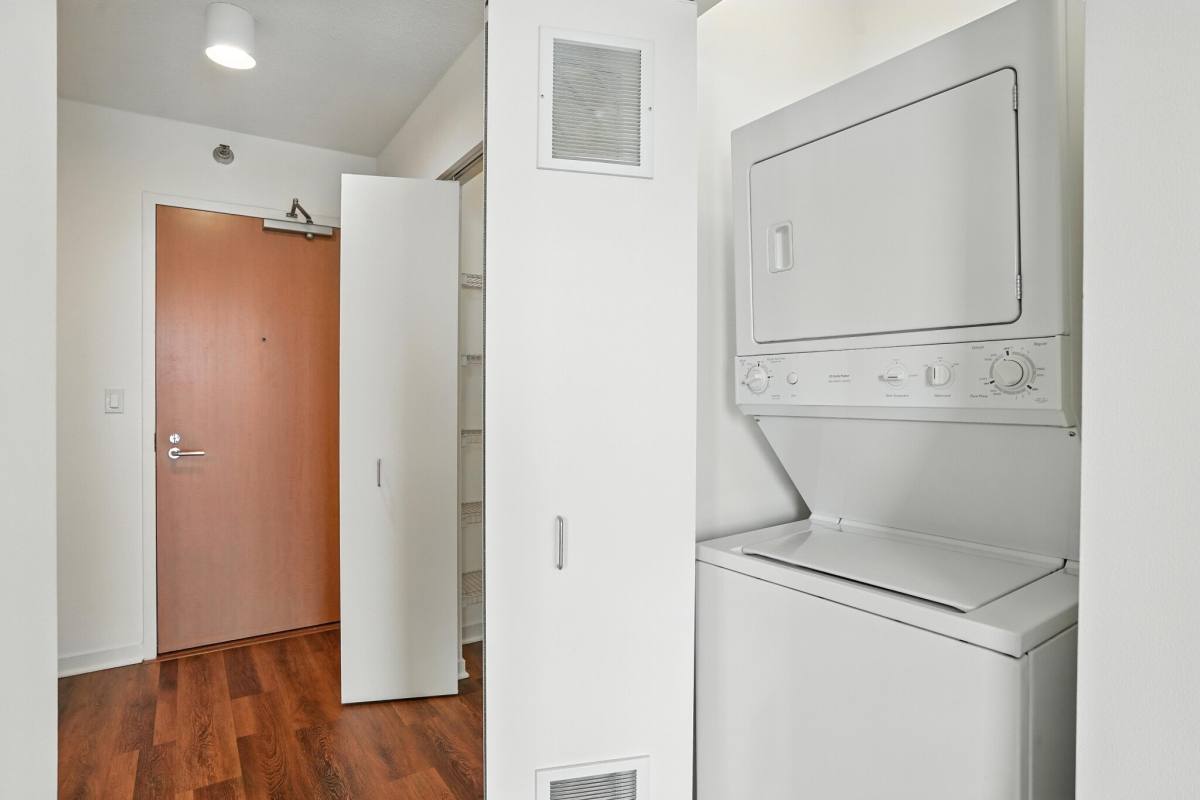 Apartment for rent at 558 N Kingsbury St, Chicago, IL 60654