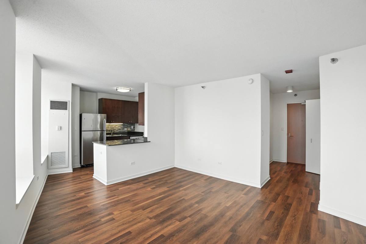 Apartment for rent at 558 N Kingsbury St, Chicago, IL 60654