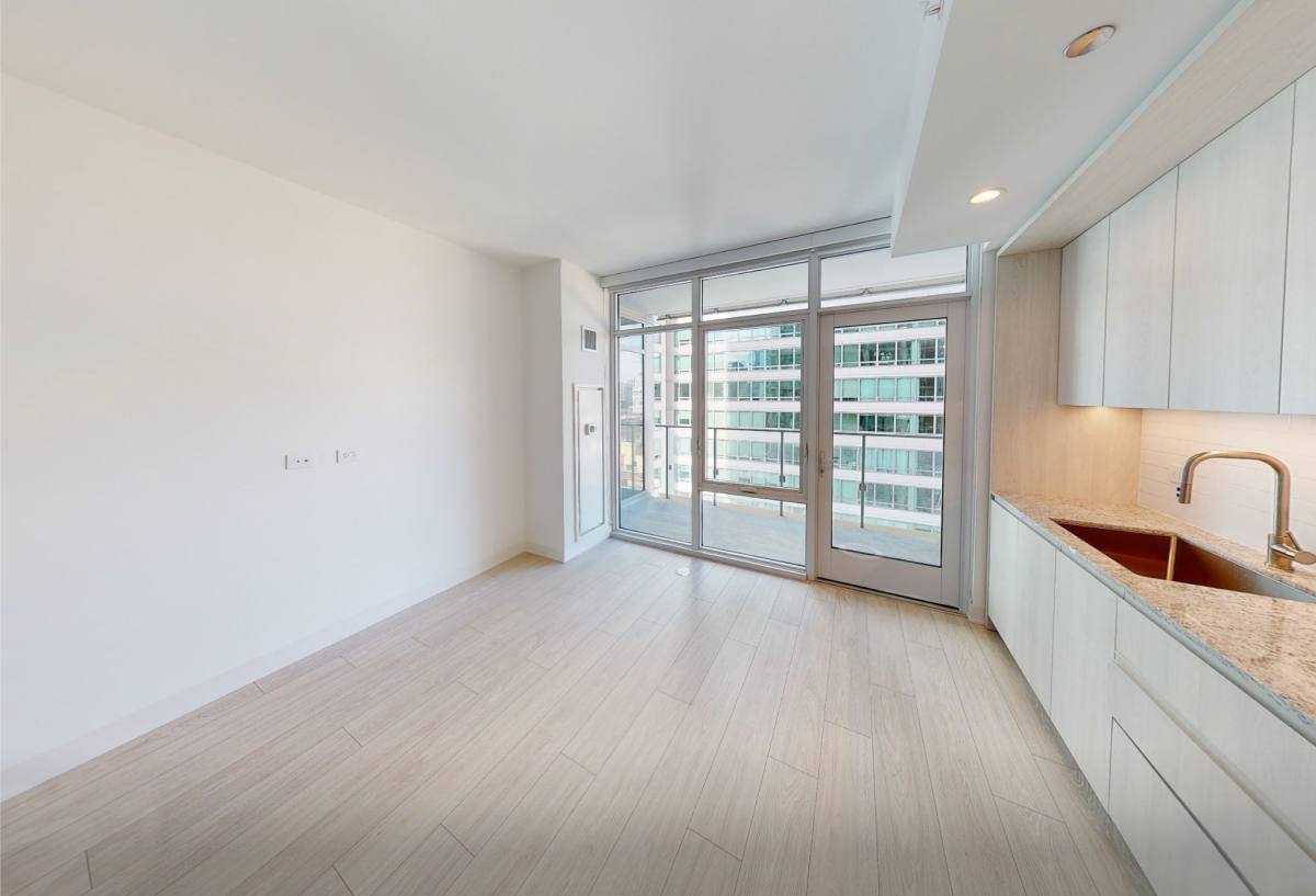 Apartment for rent at 332 N Union Ave, Chicago, IL 60661