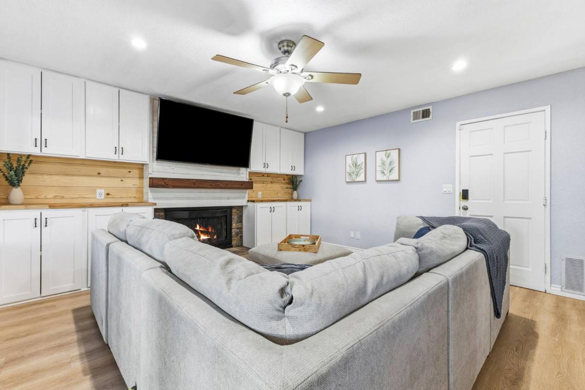 House for rent at 1425 New Chatel Dr, San Diego, CA 92154