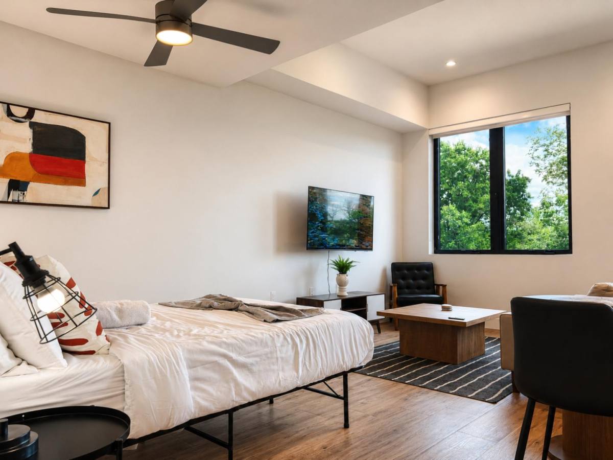 Apartment for rent at 5515 Humming Bird Lane #HIGH-END Studio Retr, Austin, TX 78745