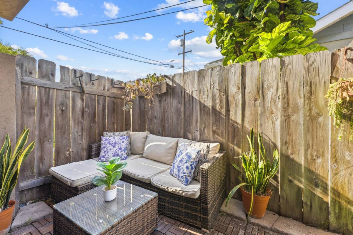 Apartment for rent at 4666 Mission Ave, San Diego, CA 92116