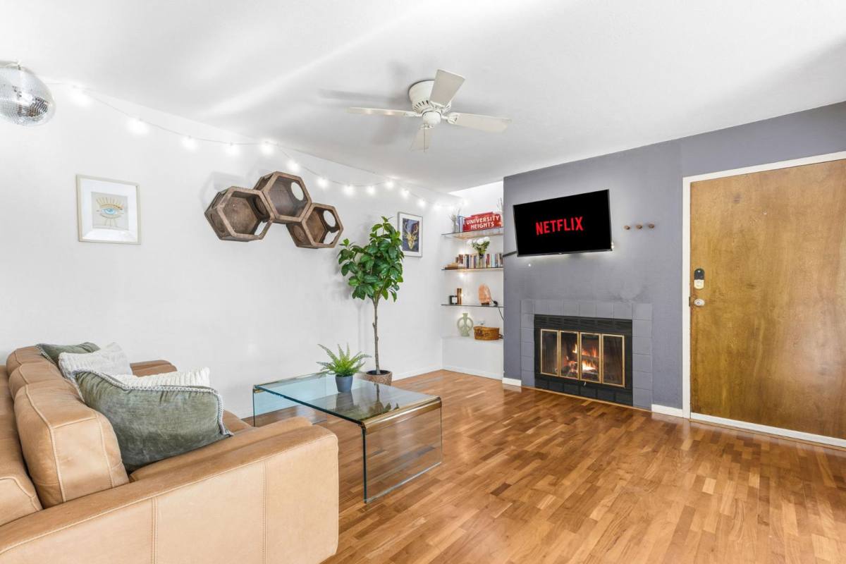 Apartment for rent at 4666 Mission Ave, San Diego, CA 92116