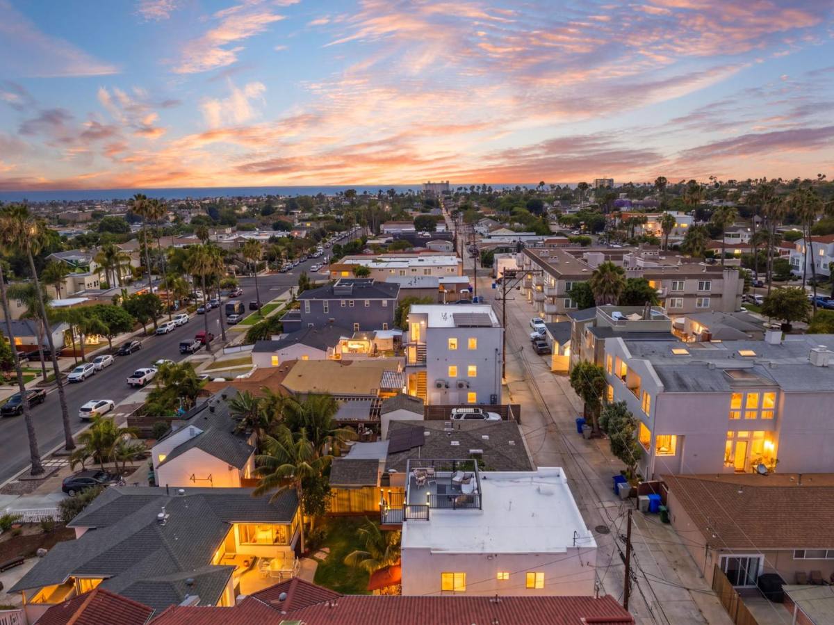 Apartment for rent at 1668 Missouri St, San Diego, CA 92109