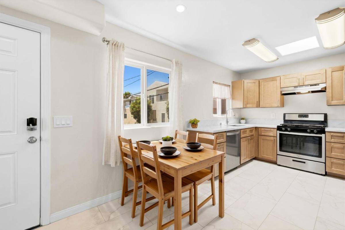 Apartment for rent at 1668 Missouri St, San Diego, CA 92109