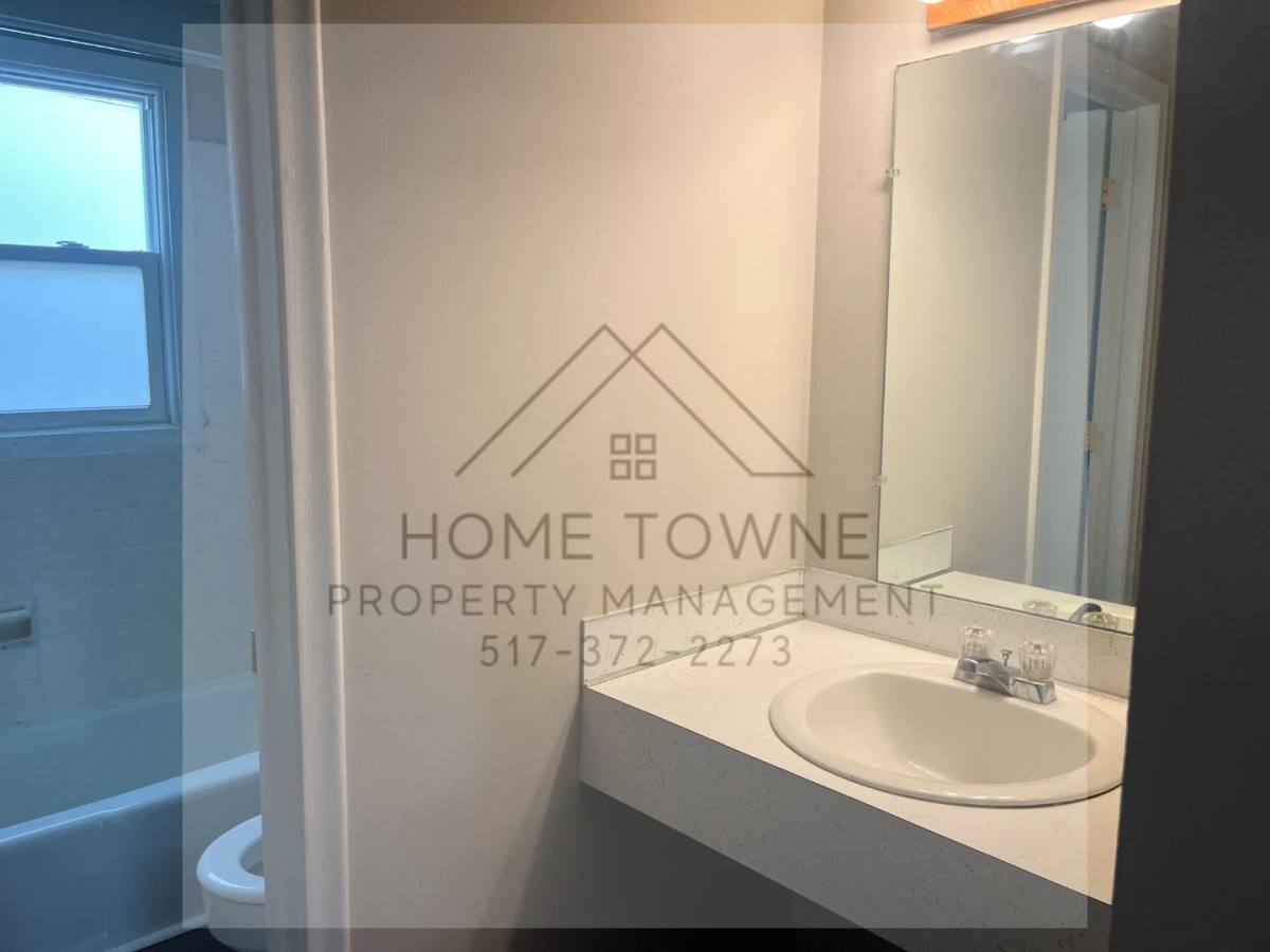 Apartment for rent at 1632 Greencrest Ave, East Lansing, MI 48823