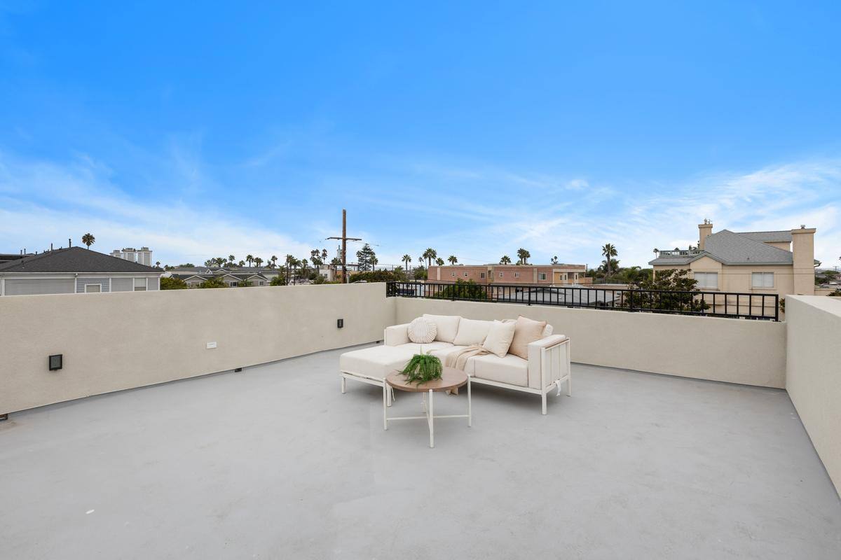 Townhouse for rent at 243 Dahlia Ave, Imperial Beach, CA 91932