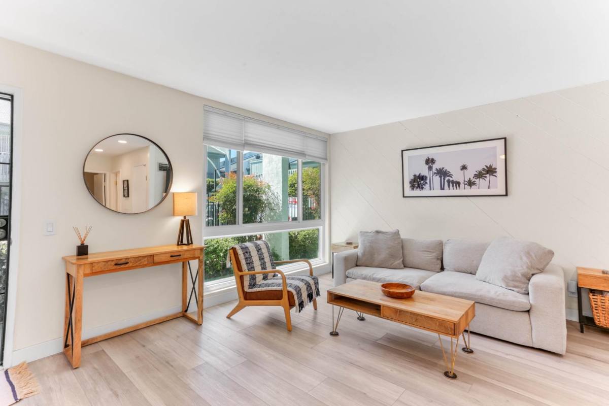 Condo for rent at 1124 Eureka St, San Diego, CA 92110