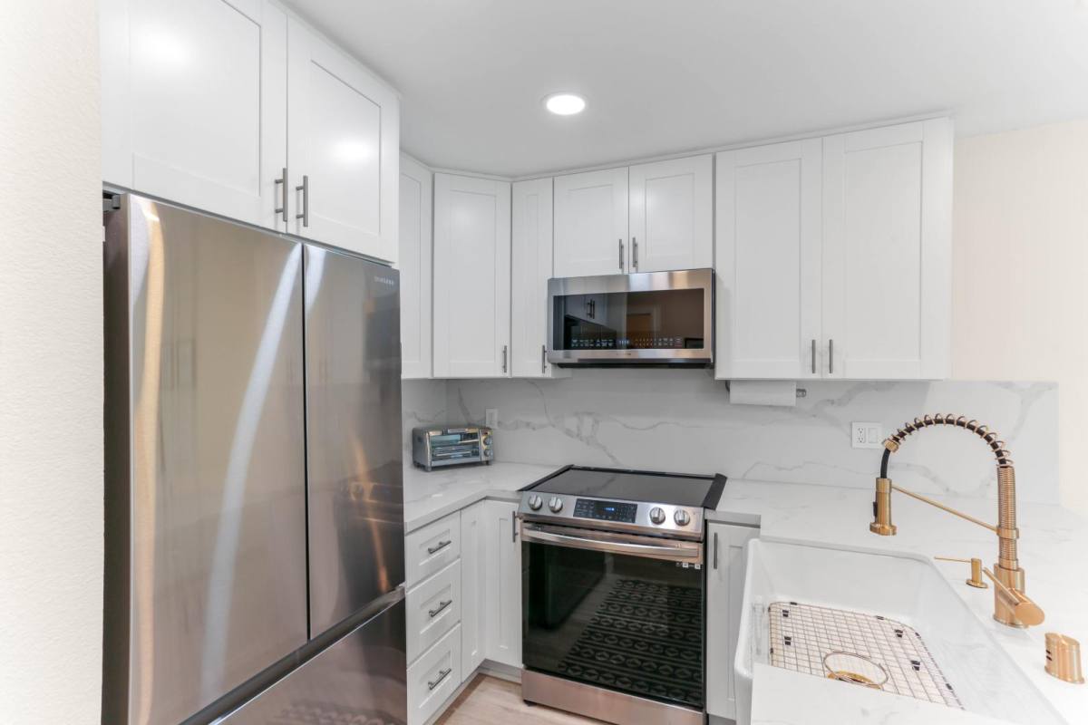 Condo for rent at 1124 Eureka St, San Diego, CA 92110