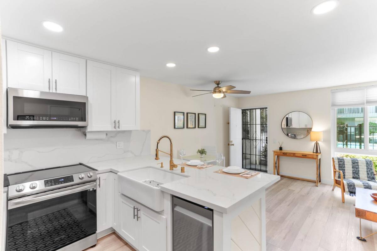 Condo for rent at 1124 Eureka St, San Diego, CA 92110