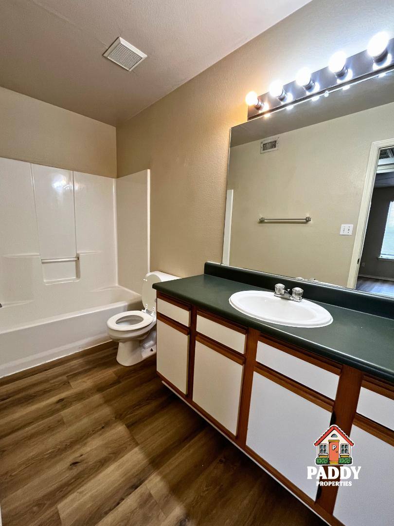 Apartment for rent at 2330 N Jefferson Ave #205, Mount Pleasant, TX 75455