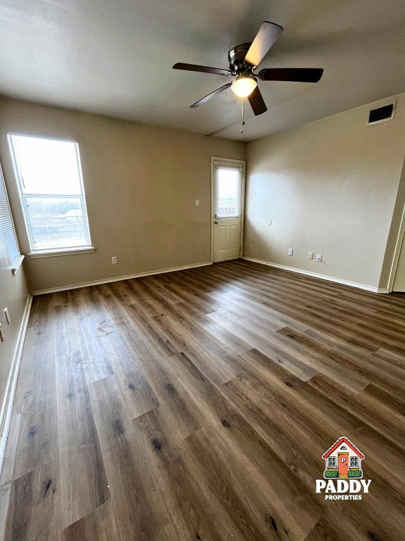 Apartment for rent at 2330 N Jefferson Ave #205, Mount Pleasant, TX 75455