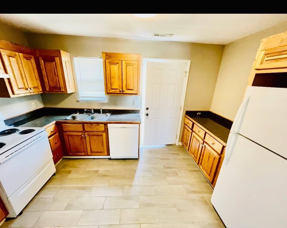 Apartment for rent at 4005 County Rd 34 #1, Centre, AL 35960