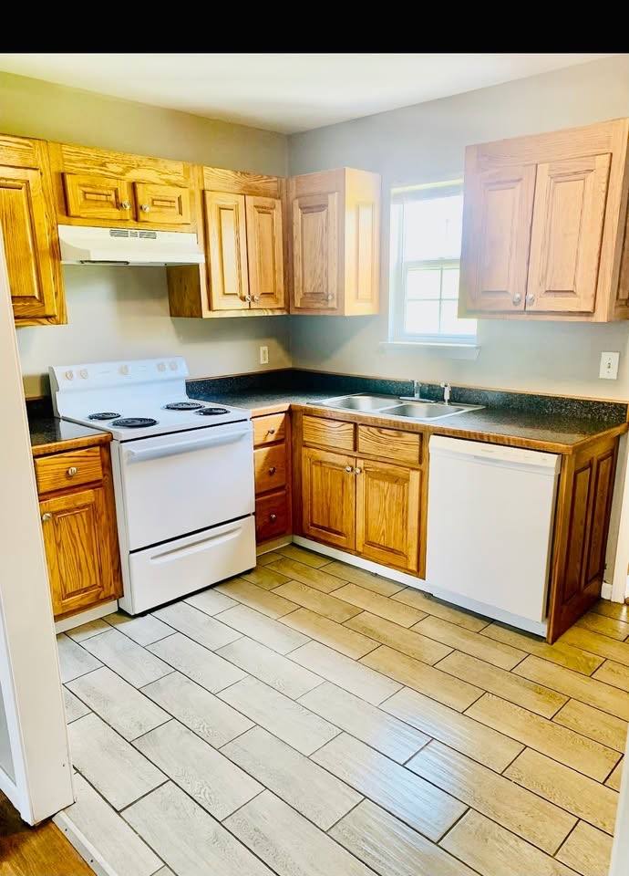 Apartment for rent at 4005 County Rd 34 #1, Centre, AL 35960