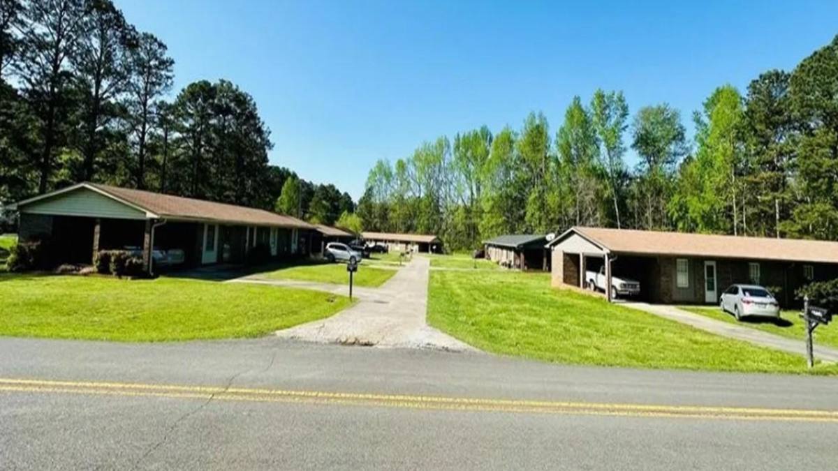 Apartment for rent at 290 Donahoo Rd SE #10, Silver Creek, GA 30173